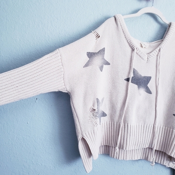 POL Cream And Gray Star Distressed Oversized Knit Hoodie - Picture 6 of 9